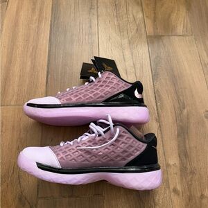 Nike Kobe 3 Low Protro Pink Gradient Low-Top Athletic Sneakers Size 9